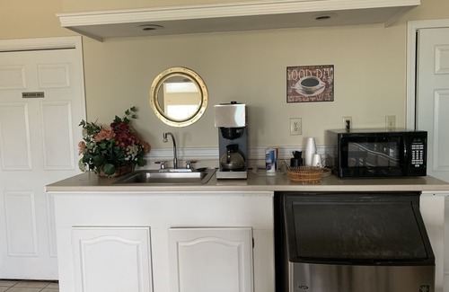 Port O Connor Hotel | American Inn And Suites