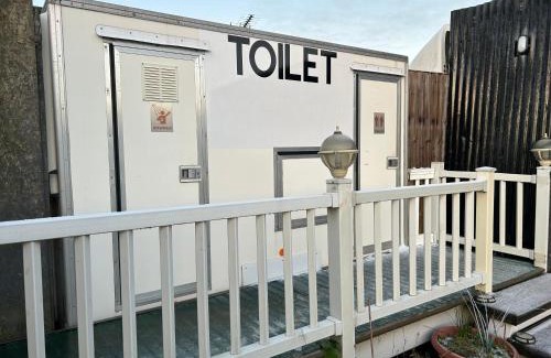 Saint Asaph Other | American rv glamping with hot tub