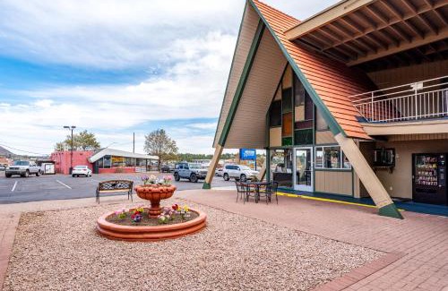 Flagstaff Hotel | Americas Best Value Inn and Suites Flagstaff
