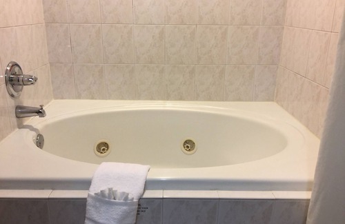 St. Charles Hotel | Americas Best Value Inn & Suites St. Louis, St. Charles Inn