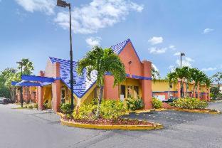 Central Sarasota Hotel | Americas Best Value Inn Sarasota