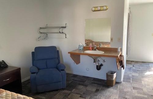 Salmon Hotel | Americas Best Value Inn