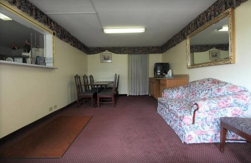 Wilson Apartment | Americas Best Value Inn Wilson - Unit 3 (ONE BED) GROUND FLOOR