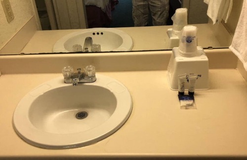 Wilson Apartment | Americas Best Value Inn Wilson - Unit 3 (ONE BED) GROUND FLOOR