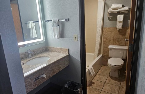Albert Lea Hotel | AmericInn by Wyndham Albert Lea