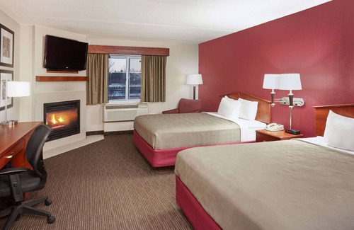 Fennville Hotel | AmericInn by Wyndham Douglas/Saugatuck