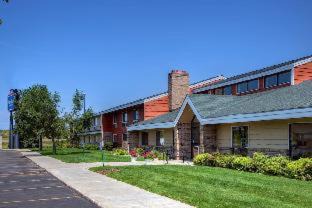 Worthington Hotel | AmericInn by Wyndham Worthington