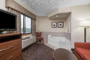 Worthington Hotel | AmericInn by Wyndham Worthington