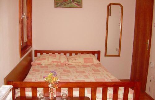 Dimitrovgrad Bed & Breakfast | Amfora Rooms Caribrod