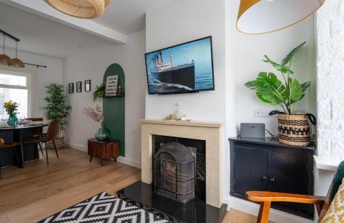 Belfast House | Amica Rose