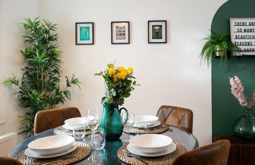 Belfast House | Amica Rose