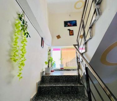 Tapovan House | Amigos Homestay 1