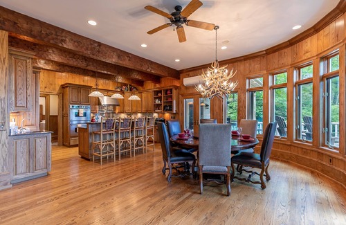 Boone House | Amitola at Yonhalossee - Luxury - Theater Room - Pool Table - Hot Tub