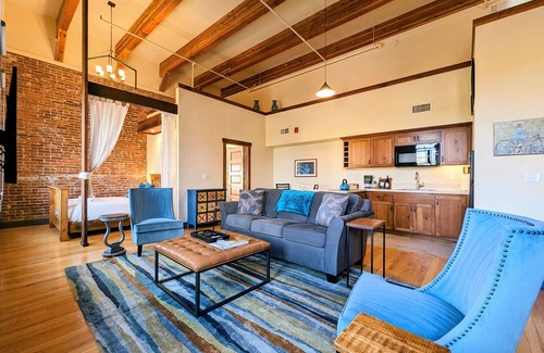 Amity Apartment | Amity Flats: Jory Flat ~ A Historic Suite in the Heart of Amity
