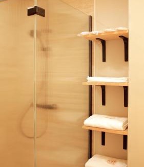 Calais City Center Apartment | AMMG Tour Marina – Suites Signature | Vue Mer Panoramique, Jacuzzi & Design