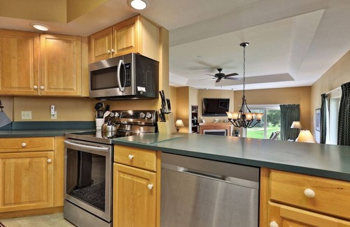 Ludlow Apartment | Amodio, Solitude I105