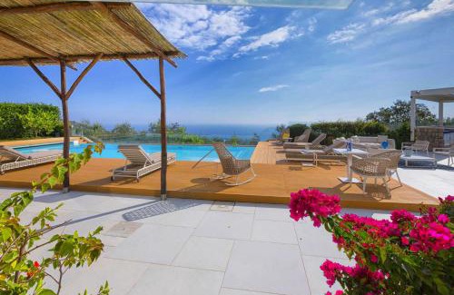 Sant'Agata sui Due Golfi Villa | AMORE RENTALS - Villa Hermes