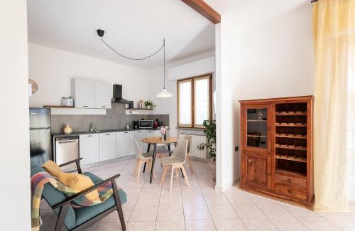 Caprino Veronese Apartment | Ampio monolocale con piscina