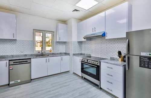 Dubai Villa | Ample 5 Bedroom +Maid's Room Villa w/Private Pool