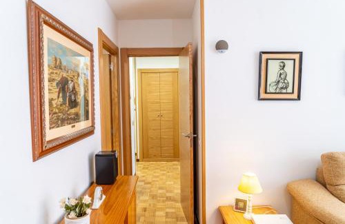 La Corredoria y Ventanielles Apartment | Amplio apartamento exterior junto a HUCA by Renthas