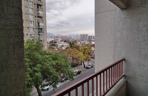 Downtown Santiago Apartment | Amplio Depto Costado Parque de los Reyes, Cercano al Centro y Estación Mapocho