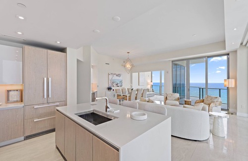 Singer Island Condo | Amrit Singer Island Oceanfront 2BR 2.5BA Condo with a Den