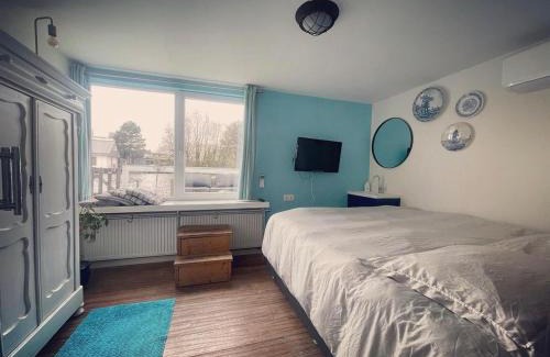 Amsterdam North Bed & Breakfast | Amster Houseboat Bed without Breakfast
