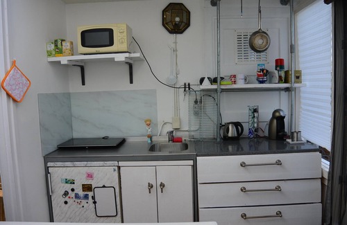 Rijnbuurt Apartment | Amsterdam Apartment, 1 Bed, Sleeps 3, Rooftop