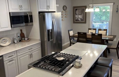 Henrico House | An amazing waterfront home on Lake Gaston. The perfect lake house.