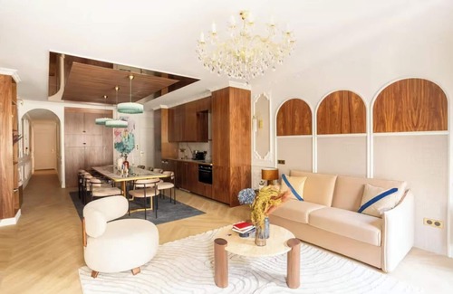 Gaillon Apartment | AN AUTHENTIC PARISIAN STAY STEPS FROM THE LOUVRE AND OPÉRA GARNIER- 4 BEDROOMS