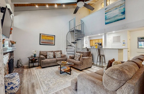 South Lake Tahoe House | An elevated mountain escape awaits at this Lakeland Village townhome