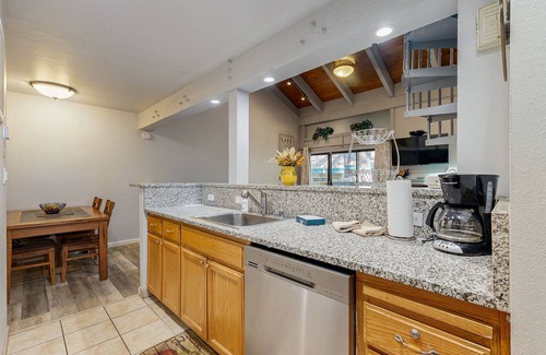 South Lake Tahoe House | An elevated mountain escape awaits at this Lakeland Village townhome