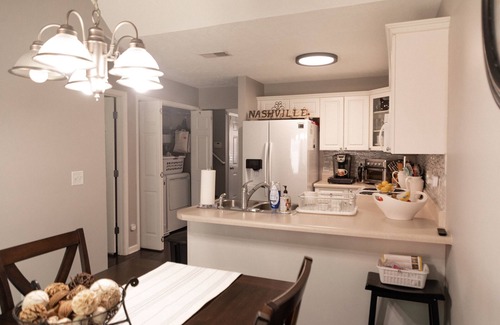 Donelson Hills House | An Extended Stay In a Cozy & Peaceful Haven 15 Minutes From Downtown Nashville
