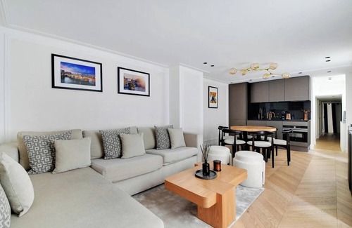 Saint-Germain-des-Pres Apartment | AN IDEAL BASE FOR YOUR PARISIAN ADVENTURE, LOCATED AT RUE JACOB - SAINT GERMAIN