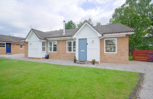 Aviemore House | An impressive stylish four-bedroom Highland property ideal for entertaining large groups of with i