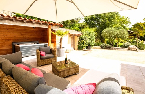Banne House | An oasis in Banne, luxury house (heated pool, air conditioning, spa and sound)