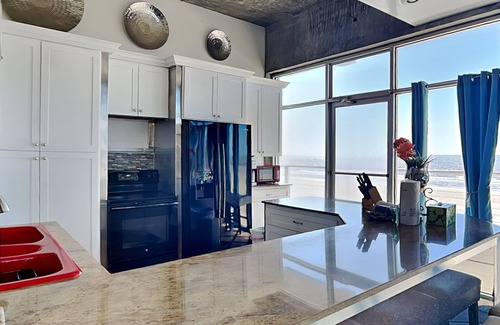 Bermuda Beach House | An Oceanfront Experience | Beachfront, Near Town