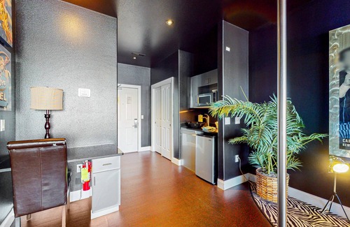 Lake Delton Apartment | An unforgettable stay awaits at this sultry Delton Grand studio with dance pole