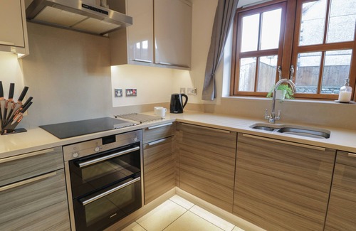 Llanbedr Cottage | ANADLU, pet friendly, with a garden in Llanbedr