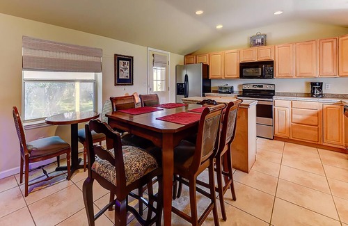 St. Augustine Beach Cottage | Anastasia Lodge-Family & Dog Friendly Beach Cottage