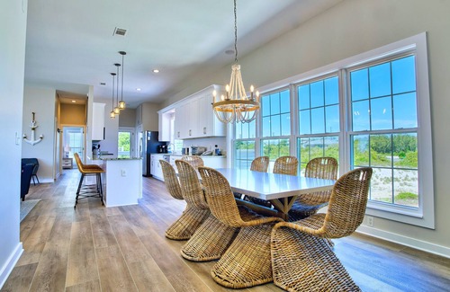 East End House | ANCHOR'S AWAY IS A PREMIER ISLAND RETREAT! This spacious newly remodeled home has been appointed