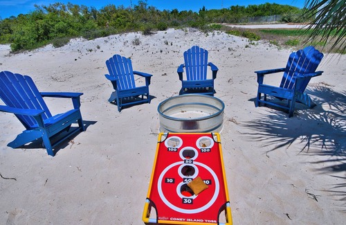 East End House | ANCHOR'S AWAY IS A PREMIER ISLAND RETREAT! This spacious newly remodeled home has been appointed
