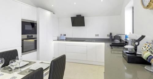 Teignmouth Apartment | Anchor View Apartment, sleeps 6