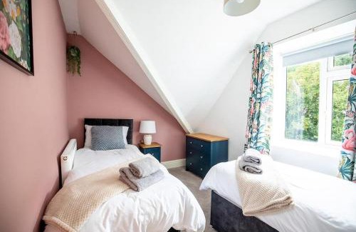 Llandudno Apartment | ANCHORAGE APARTMENT 6 - Two bed apartment close to the centre and the beach, located in Llandudno, North Wales