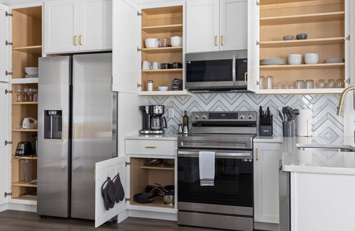 Downtown Wilmington Apartment | Anchored @ The Cove Riverwalk Villas