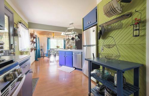 Grand Junction House | Ancient Oak Sanctuary Rural getaway, walking paths