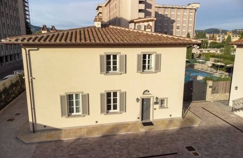 Novoli - San Donato Apartment | Ancient Well 1 | Villa Carobbi Apt