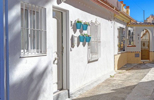 Torremolinos Apartment | Andalusian Apartment By Seric