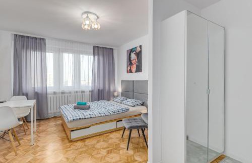Bielany Apartment | Andersena 190 A - 12 piętro - 10 min CMKP - 5 min Metro - 15 min Centrum