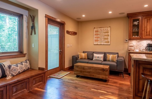 Ketchum Condo | Andora Villa Condo 108 - Spacious Modernized Condo, Walk to Restaurants
